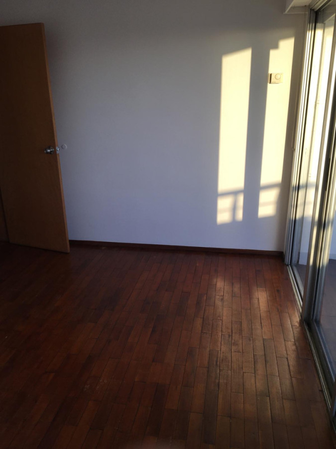 Apartamento ID.6754 - Alquiler Apartamento 1 Dormitorio Pocitos con balcon y garaje 