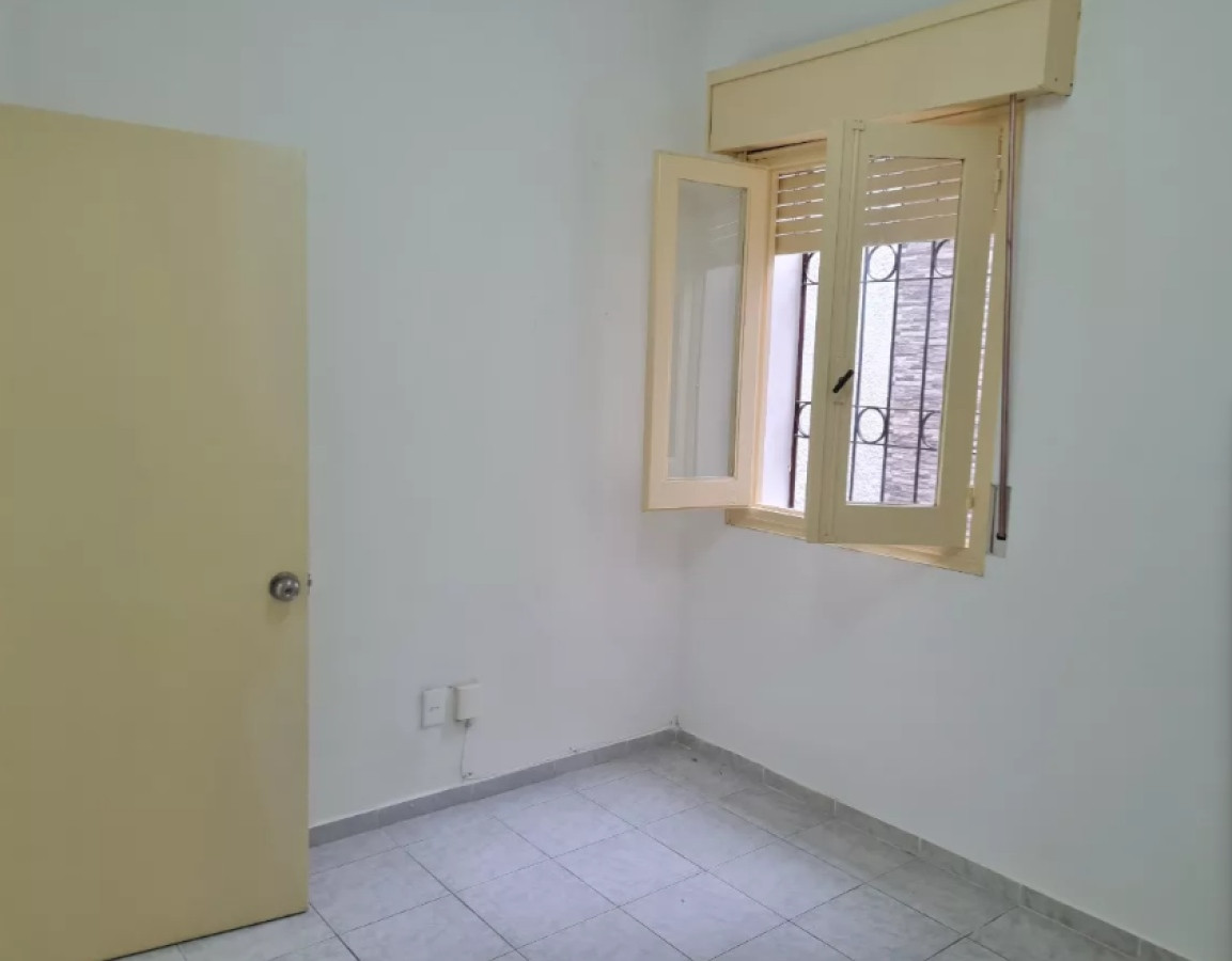 Apartamento ID.3245 - Alquiler Apartamento 2 Dormitorios Barrio Sur con Patio