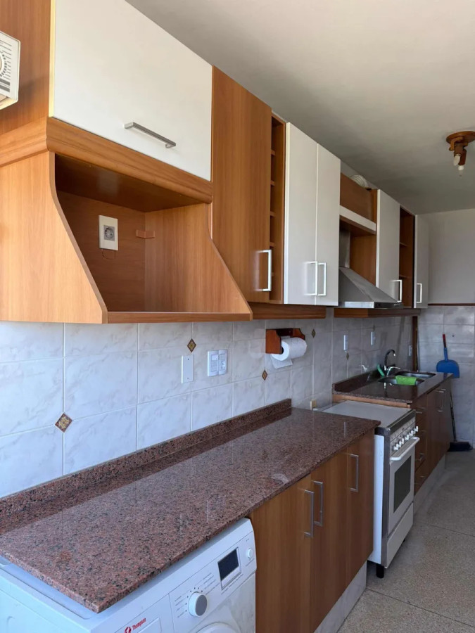 Apartamento ID.4797 - Alquiler Apartamento 2 Dormitorios Buceo con garaje 