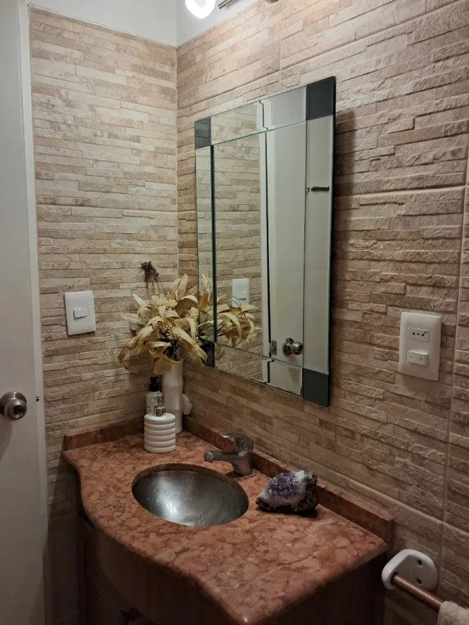 Apartamento ID.4853 - Alquiler Apartamento 2 Dormitorios Aguada con balcón y garaje