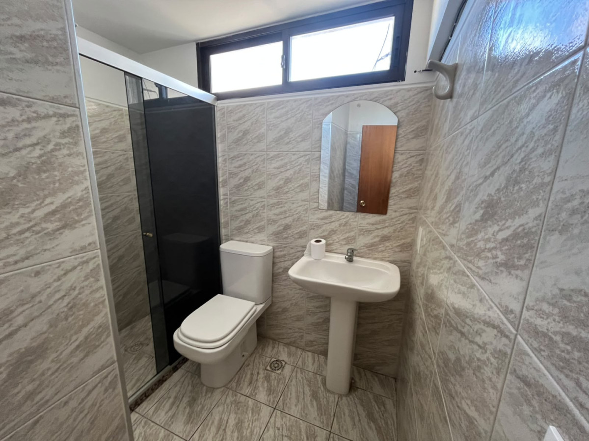 Apartamento ID.6580 - Venta con Renta Apartamento 1 Dormitorio Tres Cruces Cochera