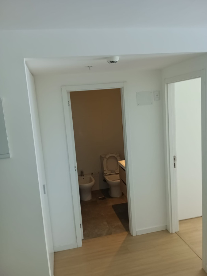 Apartamento ID.6025 - Alquiler Apartamento 1 Dormitorio Malvin con balcon y garaje