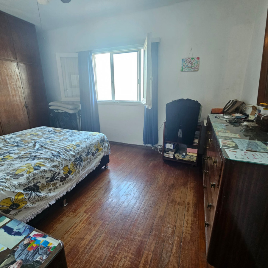 Apartamento ID.5538 - Venta Apartamento 2 Dormitorios Ciudad Vieja con balcon