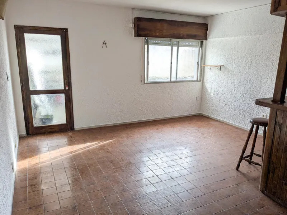 Apartamento ID.6252 - Alquiler Apartamento 2 Dormitorios Centro con terraza 