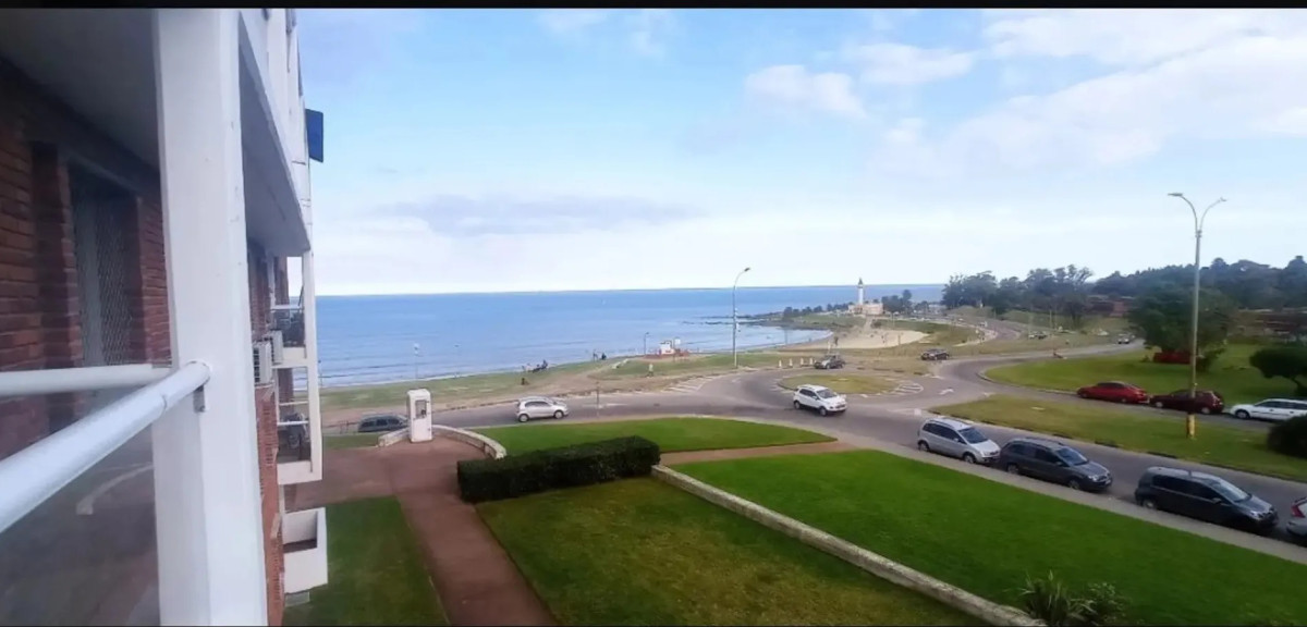 Apartamento ID.5644 - Alquiler Apartamento 3 Dormitorio Buceo con balcon 