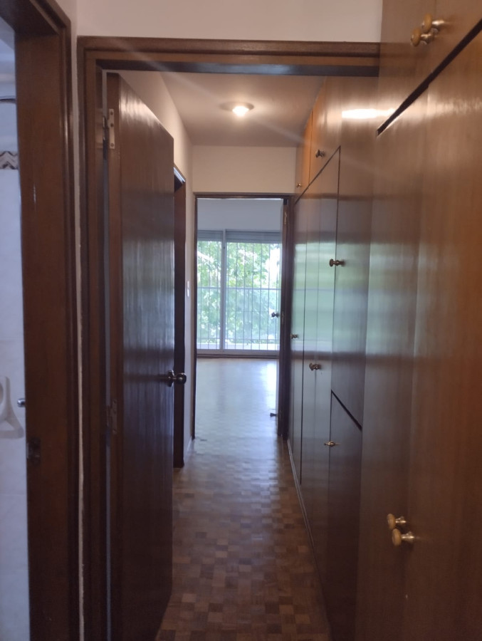 Apartamento ID.4324 - Alquiler Apartamento 4 Dormitorios Punta Carretas con Garaje