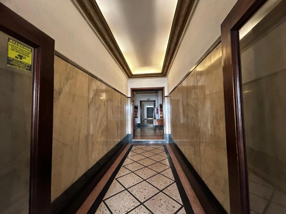 Apartamento ID.6470 - Venta con Renta Apartamento 2 Dormitorios Cordón con balcon