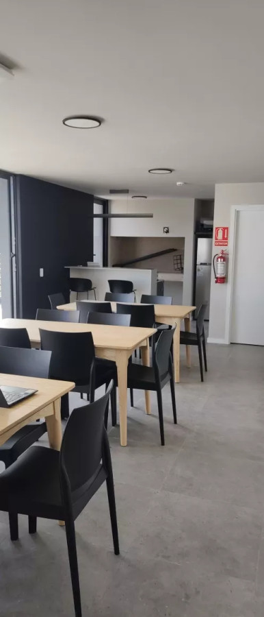 Apartamento ID.4590 - Alquiler Apartamento 2 Dormitorios Cordón con Balcón 