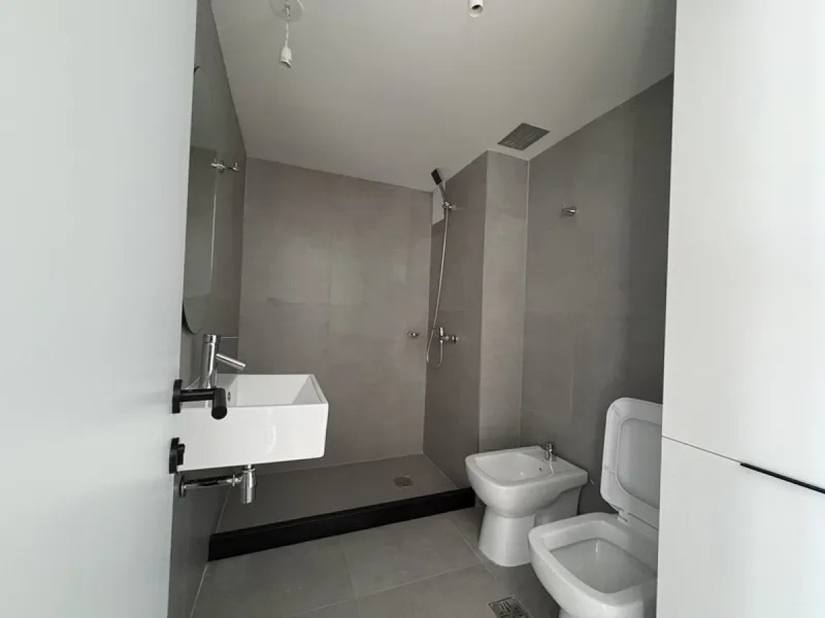 Apartamento ID.6061 - Alquiler Apartamento 1 Dormitorio Centro con balcon y garaje