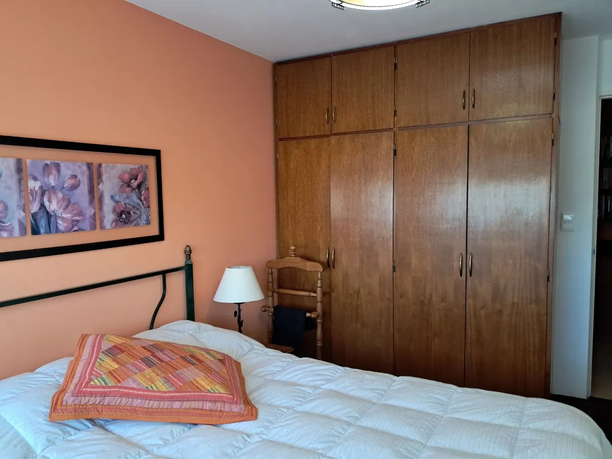 Apartamento ID.4853 - Alquiler Apartamento 2 Dormitorios Aguada con balcón y garaje
