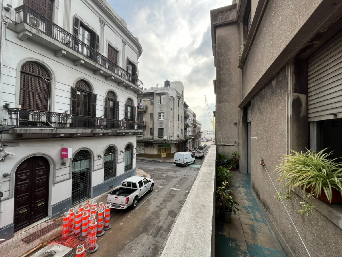 Apartamento ID.6505 - Venta Apartamento 1 Dormitorio Ciudad Vieja con balcon