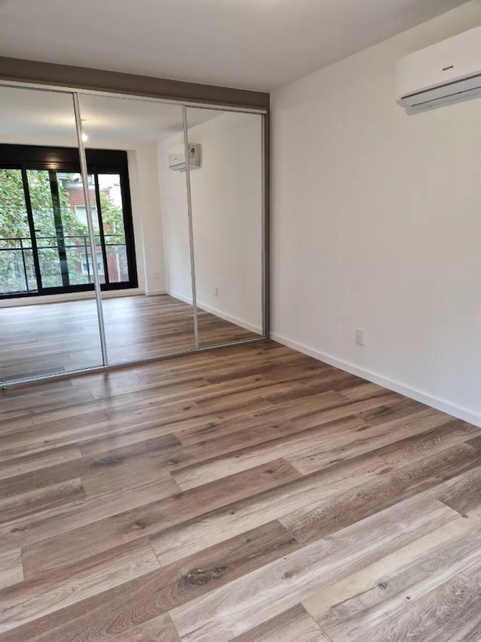 Apartamento ID.4604 - Alquiler Apartamento 1 Dormitorio Pocitos con balcón y garaje  