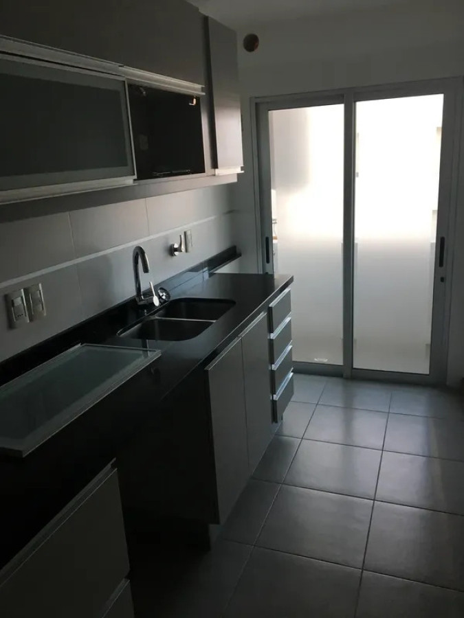 Apartamento ID.6172 - Alquiler Apartamento 1 Dormitorio Malvin con balcon y garaje