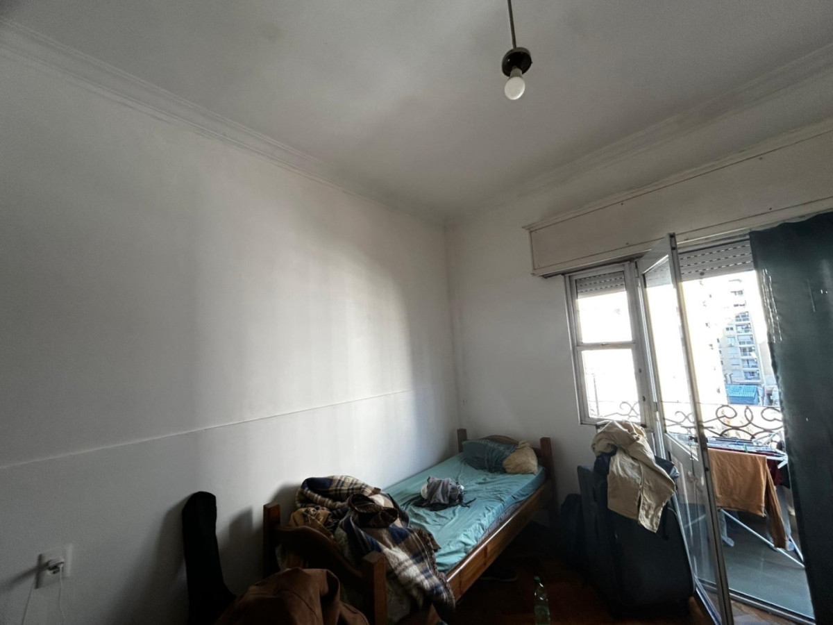 Apartamento ID.6470 - Venta con Renta Apartamento 2 Dormitorios Cordón con balcon