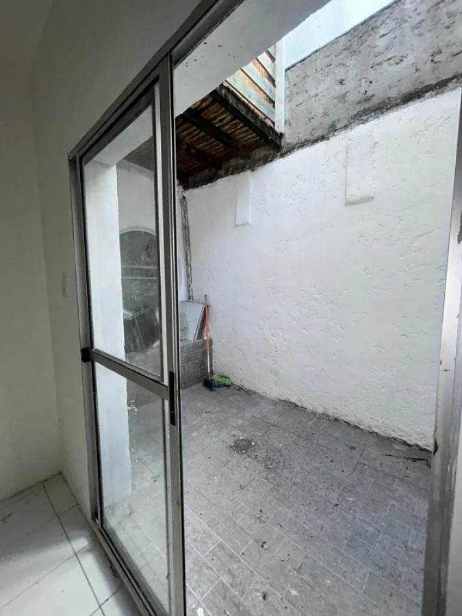 Apartamento ID.4666 - Venta Apartamento 1 Dormitorio Ciudad Vieja con Patio