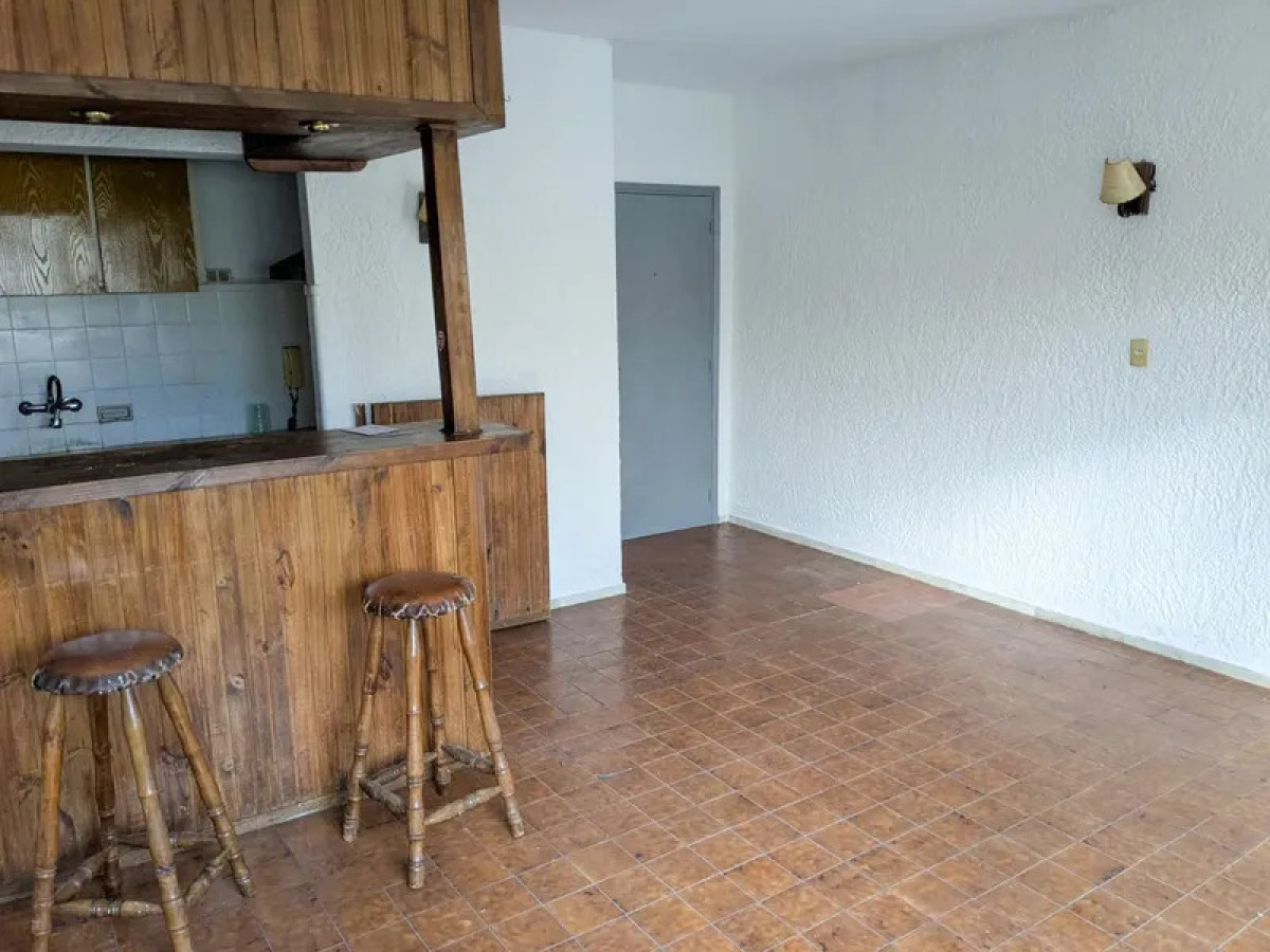 Apartamento ID.6252 - Alquiler Apartamento 2 Dormitorios Centro con terraza 