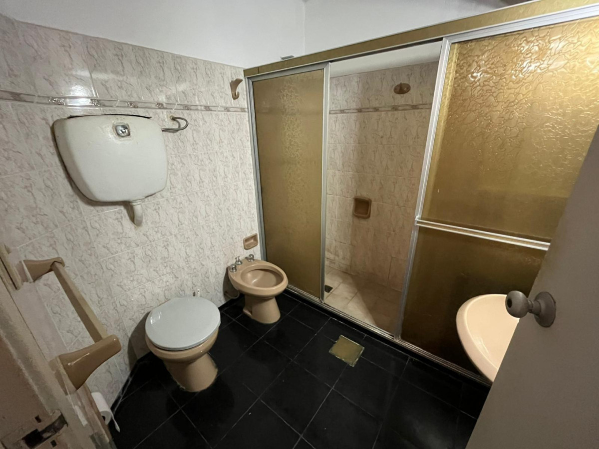 Apartamento ID.5615 - Alquiler Apartamento 2 Dormitorios La Blanqueada con patio