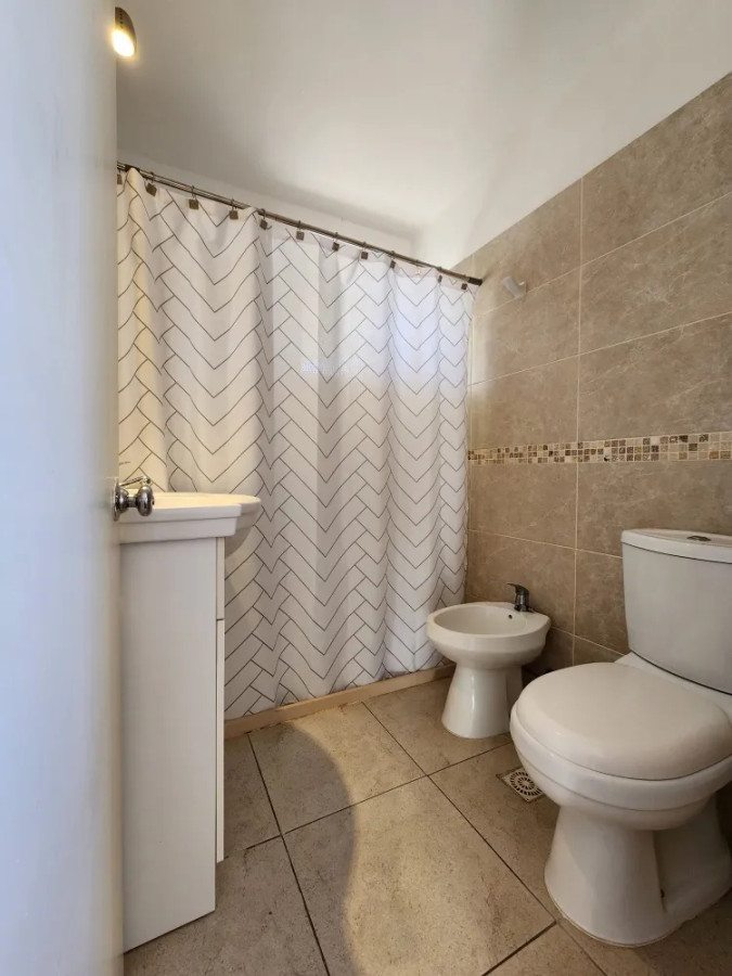 Apartamento ID.4834 - Venta Apartamento 1 Dormitorio Aguada con balcón y cochera 