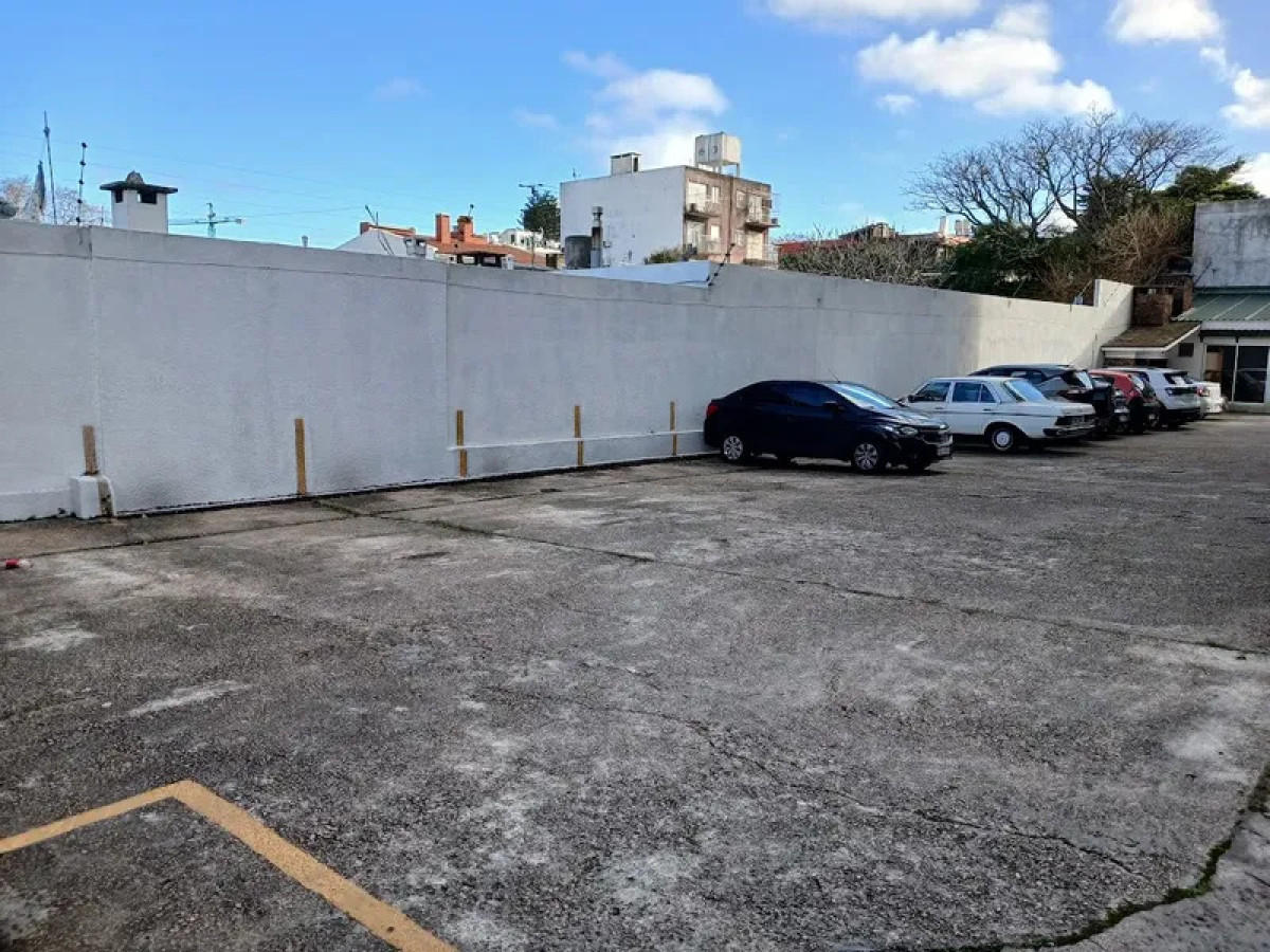 Apartamento ID.6917 - Venta Apartamento 4 Dormitorios Malvin con balcon 