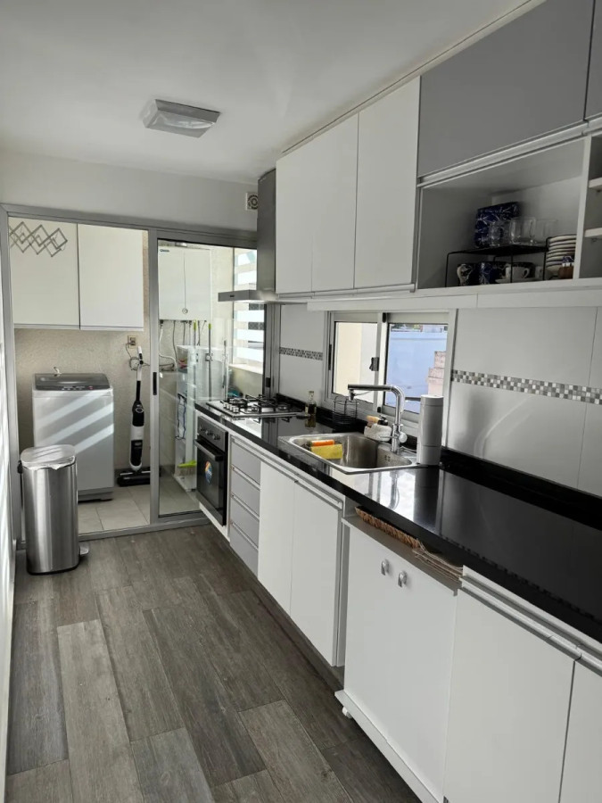 Apartamento ID.4756 - Alquiler Apartamento 2 Dormitorios Malvin con balcón 