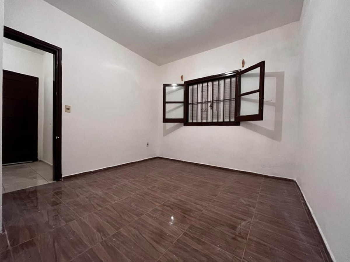 Apartamento ID.5985 - Venta Apartamento con Renta 1 Dormitorio Maroñas con Patio