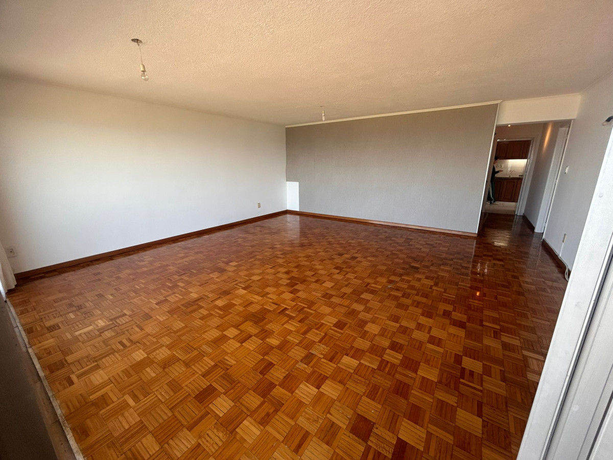 Apartamento ID.4766 - Alquiler Apartamento 4 Dormitorios Punta Carretas con garaje