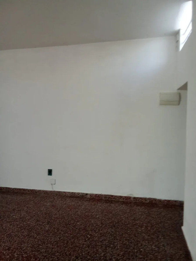 Apartamento ID.4675 - Alquiler Apartamento 2 Dormitorios Pocitos con patio y azotea