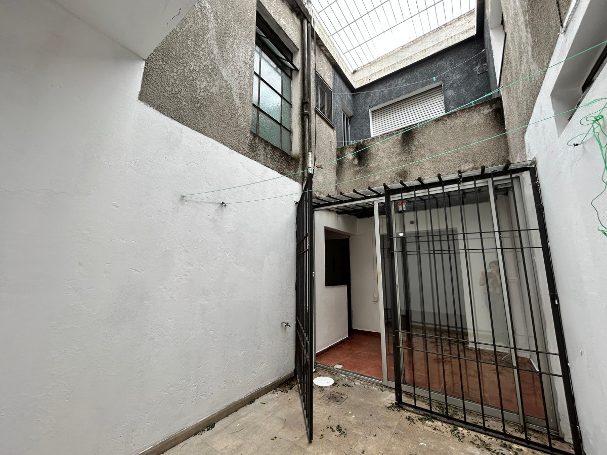 Apartamento ID.4570 - Venta Apartamento 1 Dormitorio La Blanqueada con Patio