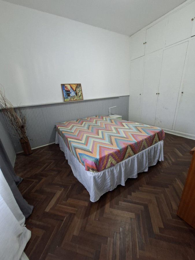 Apartamento ID.6326 - Alquiler Apartamento 4 Dormitorios La Comercial con patio