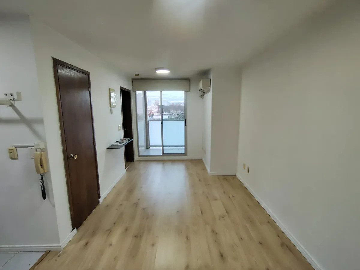 Apartamento ID.6833 - Alquiler Apartamento 1 Dormitorio Parque Rodo balcon y garaje