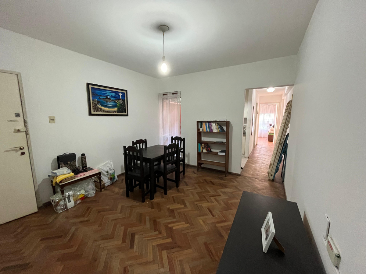 Apartamento ID.5270 - Venta Apartamento 1 Dormitorio Ciudad Vieja con patio