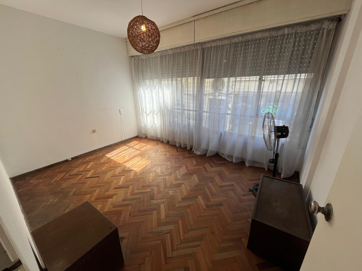 Apartamento ID.5270 - Venta Apartamento 1 Dormitorio Ciudad Vieja con patio