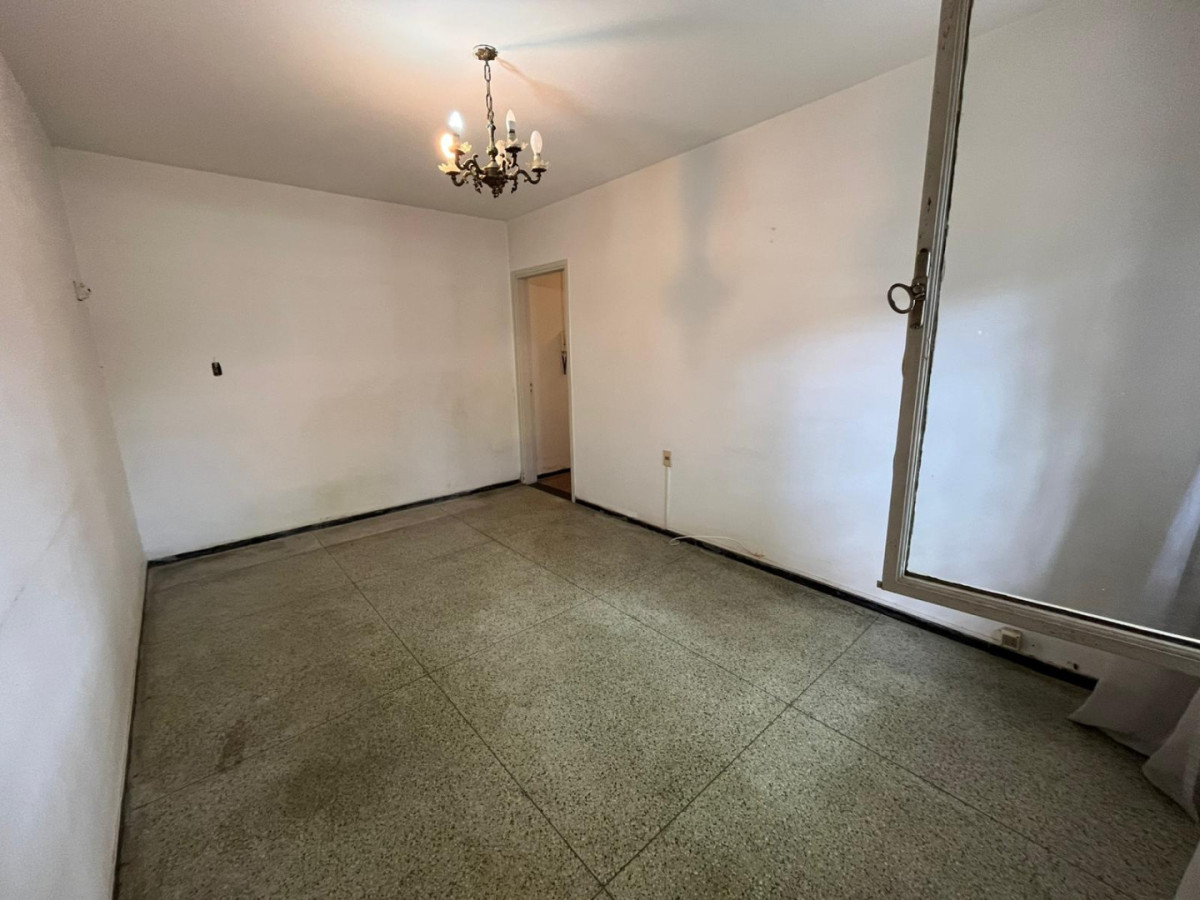 Apartamento ID.5615 - Alquiler Apartamento 2 Dormitorios La Blanqueada con patio