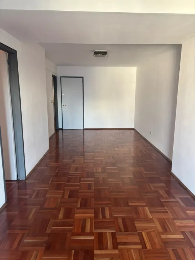 Apartamento ID.6145 - Alquiler Apartamento 4 Dormitorios Pocitos con balcon