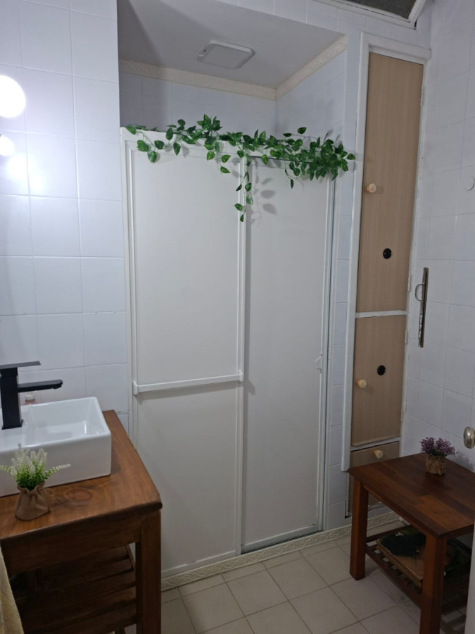 Apartamento ID.6326 - Alquiler Apartamento 4 Dormitorios La Comercial con patio