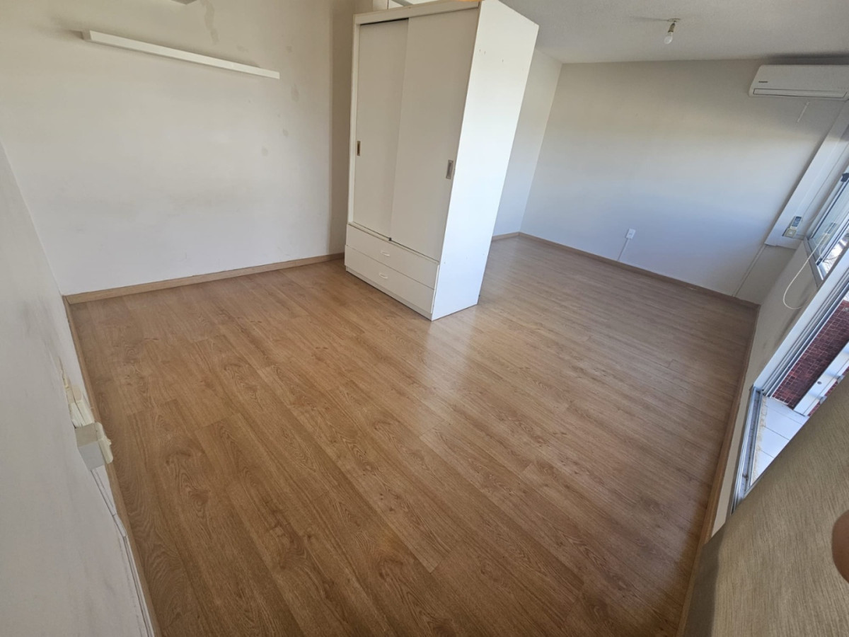 Apartamento ID.5929 - Alquiler Apartamento Monoambiente Grande Buceo con Cochera