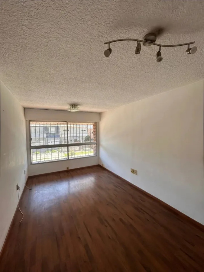 Apartamento ID.5306 - Alquiler Apartamento 2 Dormitorios Malvin 