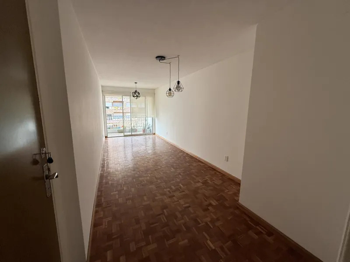 Apartamento ID.6690 - Alquiler Apartamento 1 Dormitorio Pocitos con balcon 