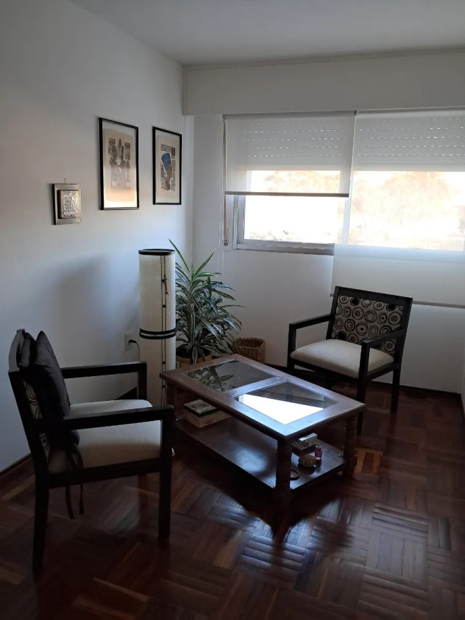 Apartamento ID.4853 - Alquiler Apartamento 2 Dormitorios Aguada con balcón y garaje