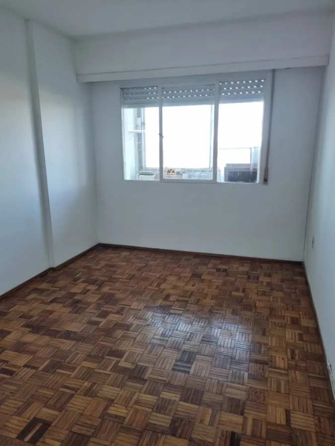 Apartamento ID.5173 - Alquiler Apartamento 2 Dormitorios Ciudad Vieja con balcon 