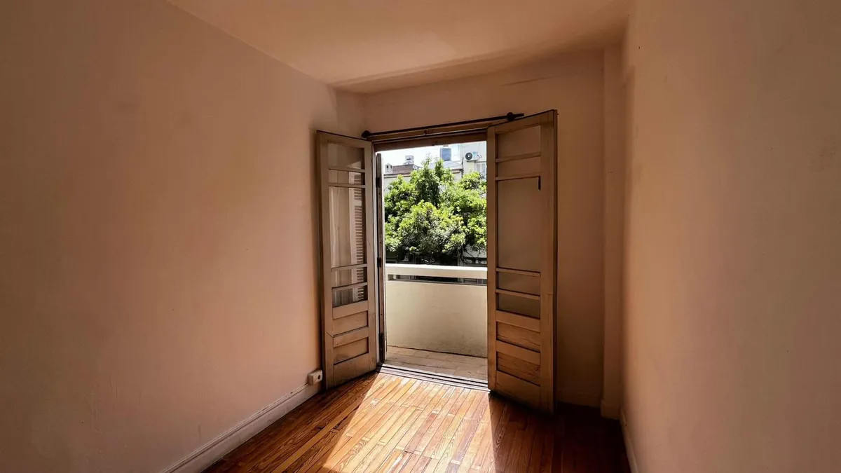 Apartamento ID.4971 - Venta Apartamento con Renta 3 Dormitorios Cordón con patio 