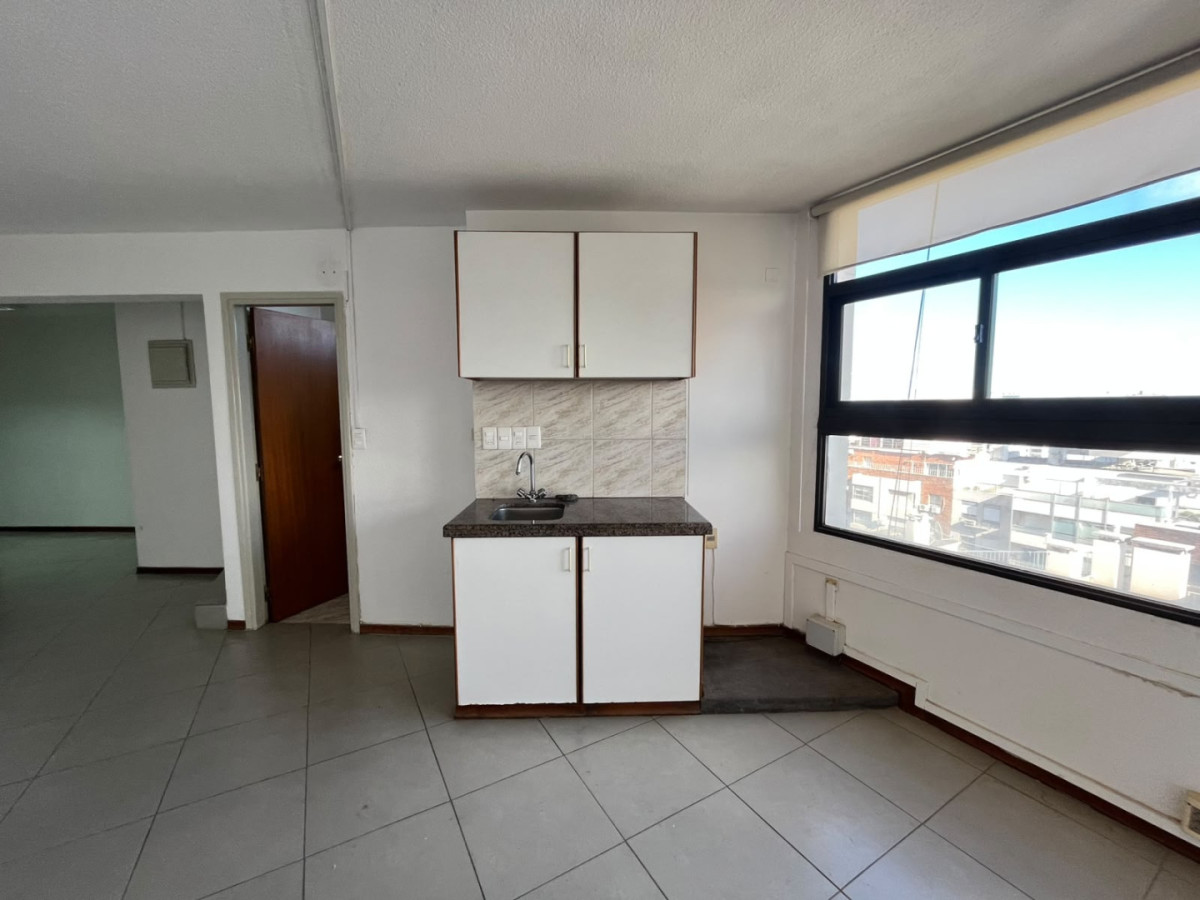 Apartamento ID.6580 - Venta con Renta Apartamento 1 Dormitorio Tres Cruces Cochera