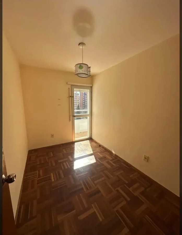 Apartamento ID.6018 - Venta Apartamento 3 Dormitorios Pocitos con balcon y cochera