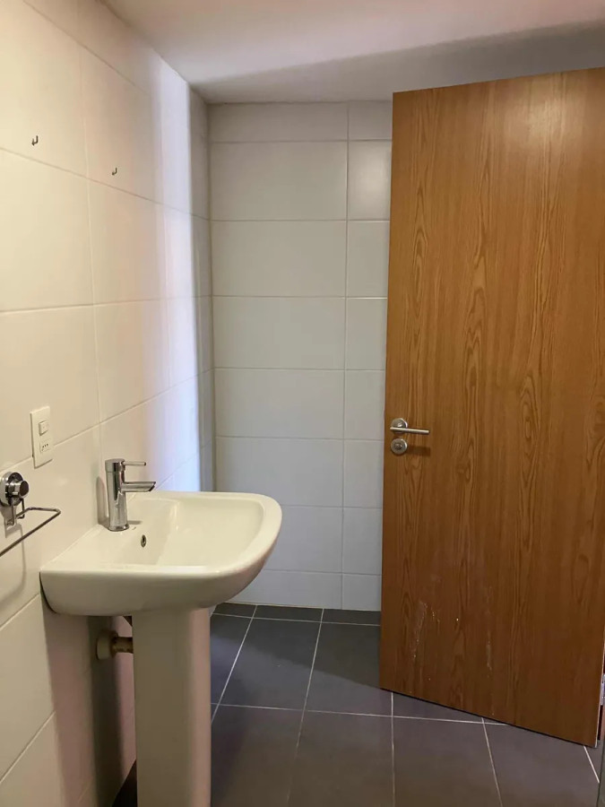 Apartamento ID.4789 - Alquiler Apartamento 2 Dormitorios Centro con balcón y garaje