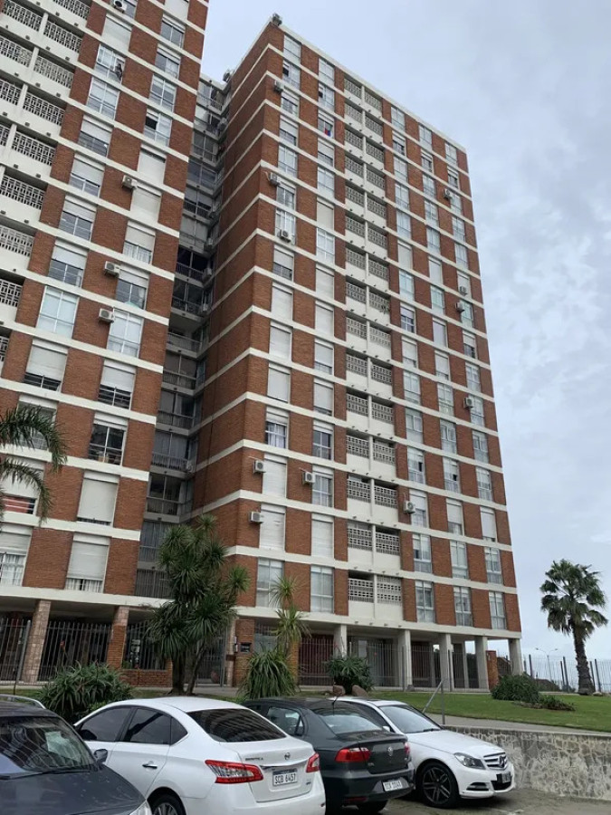 Apartamento ID.6797 - Alquiler Apartamento 3 Dormitorios Barrio Sur con balcon 