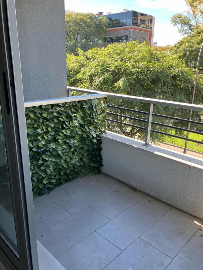 Apartamento ID.4789 - Alquiler Apartamento 2 Dormitorios Centro con balcón y garaje