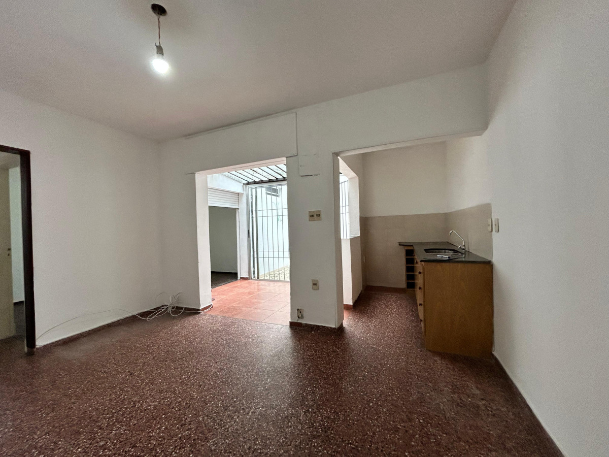 Apartamento ID.4570 - Venta Apartamento 1 Dormitorio La Blanqueada con Patio