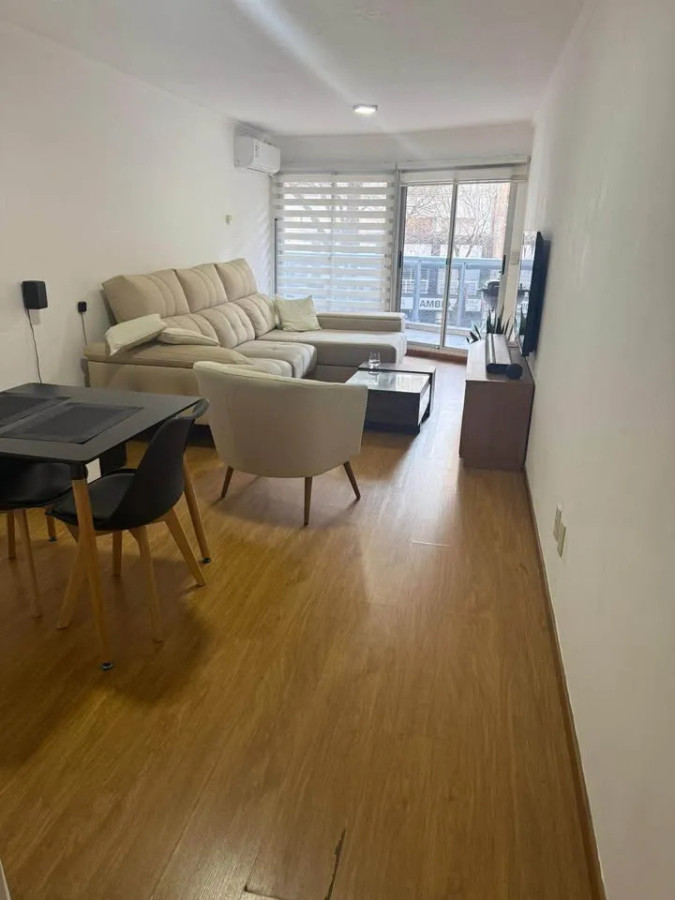Apartamento ID.6642 - Alquiler Apartamento 2 Dormitorios Punta Carretas con cochera