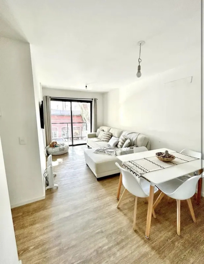 Apartamento ID.6119 - Venta con Renta Apartamento 2 Dormitorios Barrio Sur Balcon