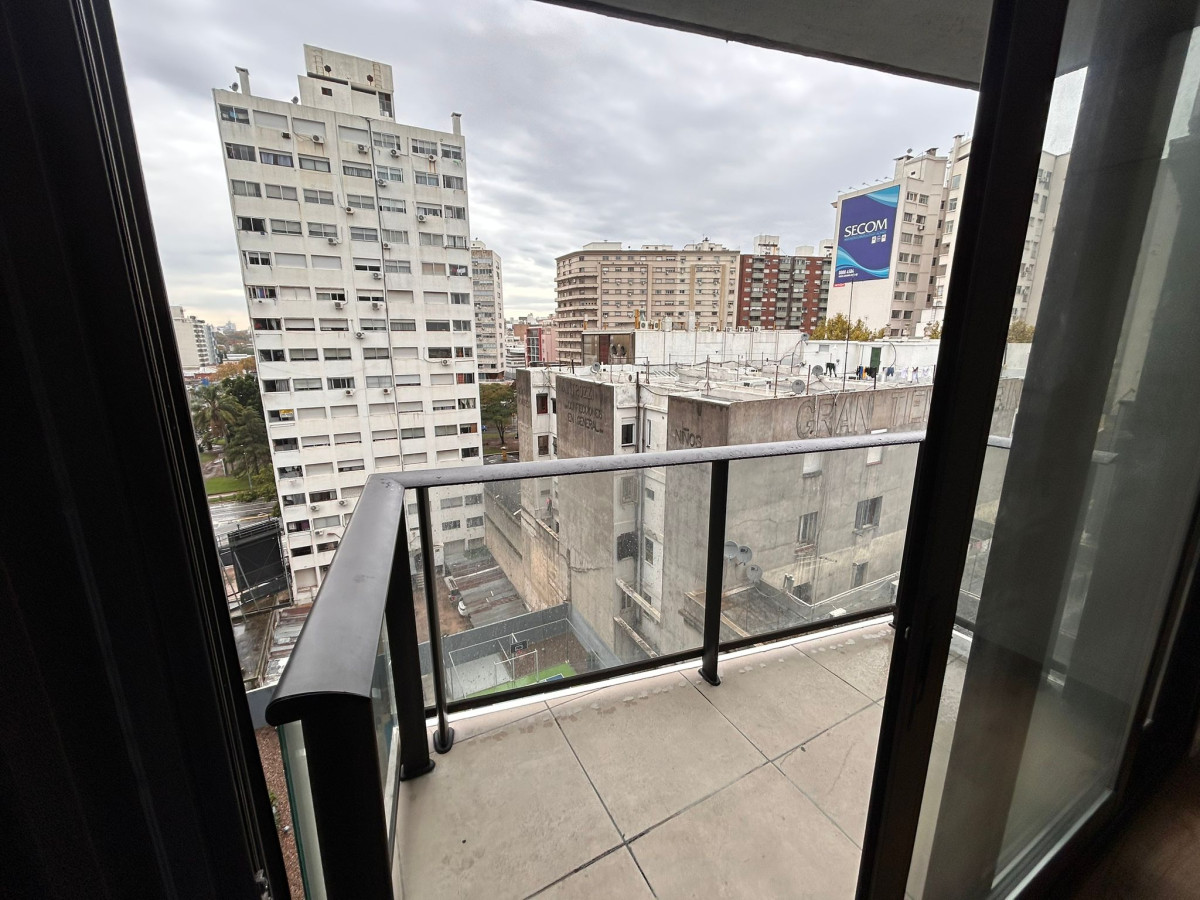 Apartamento ID.4699 - Alquiler Apartamento 2 Dormitorios Centro con Balcón